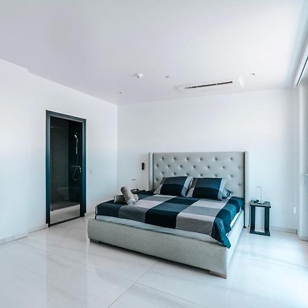 Gray Door Apartments - Adults Only Palm Beach Exterior photo
